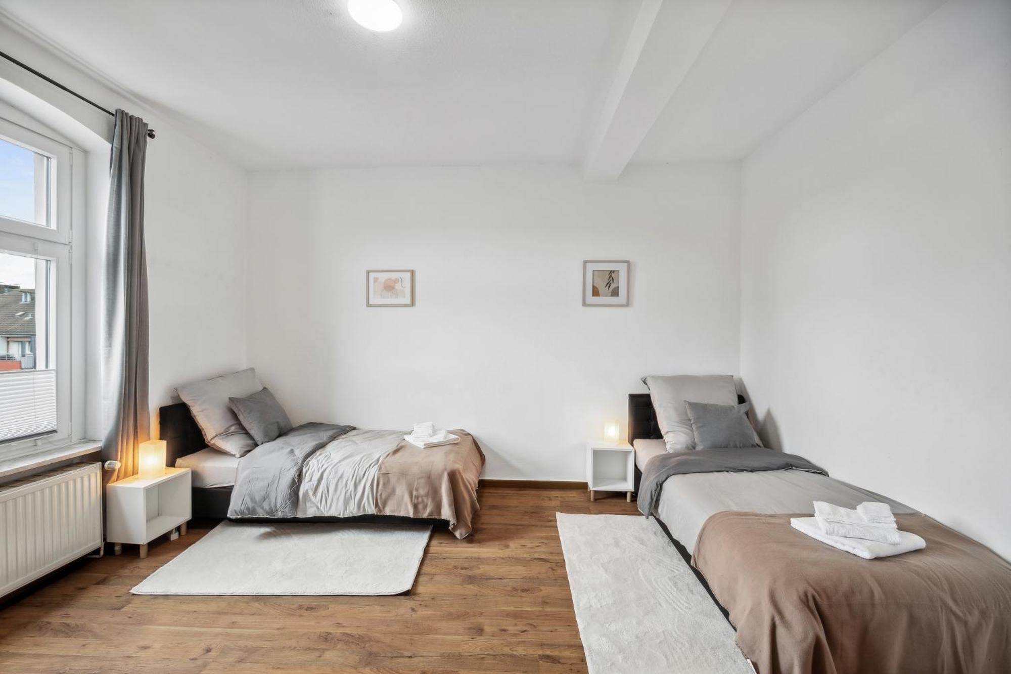 Wupper Home Ii, Top Lage Ideal Fuer Geschaeftsleute, Monteure, Familien, 3 Zimmer, Flachbild-Tv Wuppertal Dış mekan fotoğraf