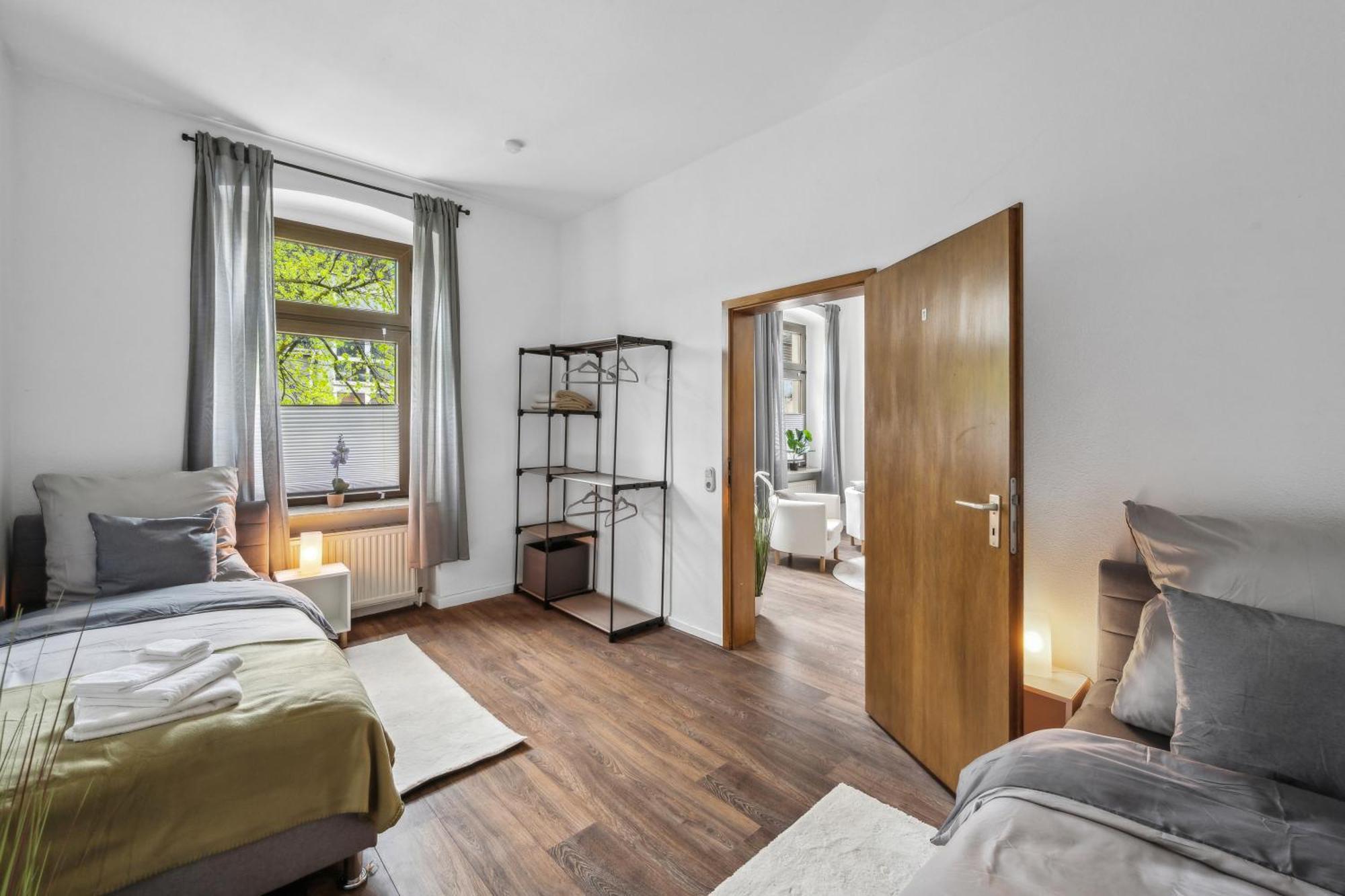 Wupper Home Ii, Top Lage Ideal Fuer Geschaeftsleute, Monteure, Familien, 3 Zimmer, Flachbild-Tv Wuppertal Dış mekan fotoğraf