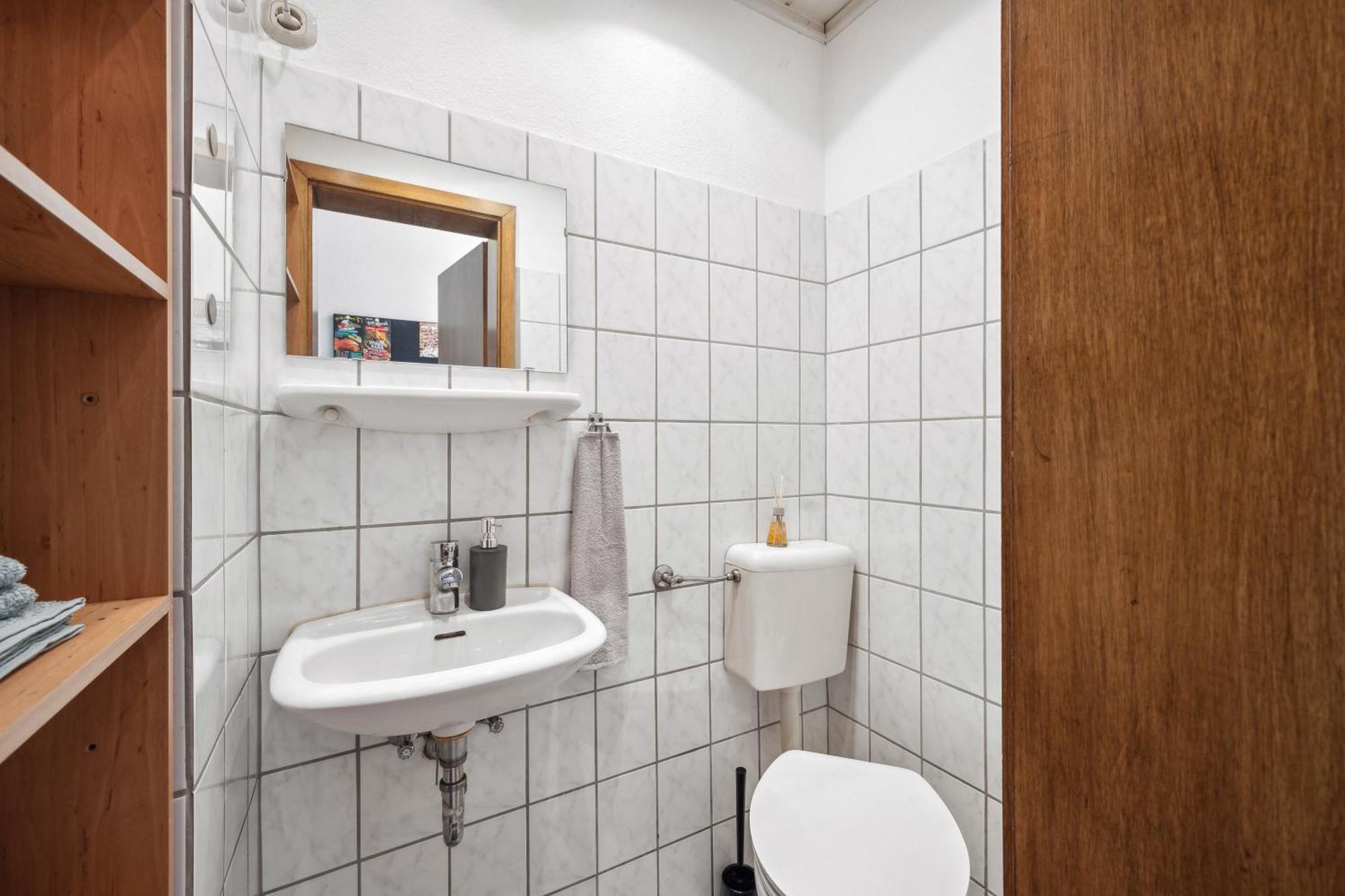 Wupper Home Ii, Top Lage Ideal Fuer Geschaeftsleute, Monteure, Familien, 3 Zimmer, Flachbild-Tv Wuppertal Dış mekan fotoğraf