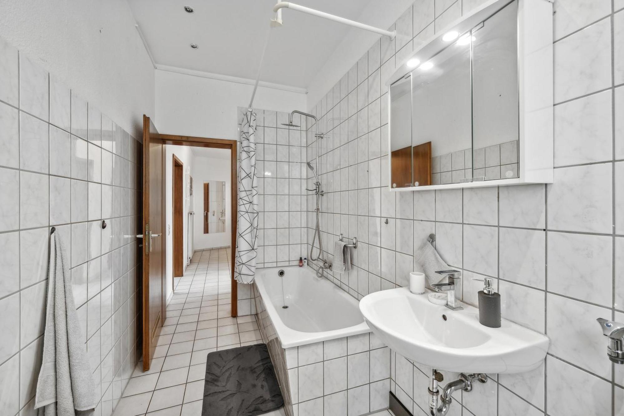 Wupper Home Ii, Top Lage Ideal Fuer Geschaeftsleute, Monteure, Familien, 3 Zimmer, Flachbild-Tv Wuppertal Dış mekan fotoğraf